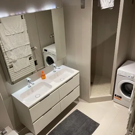 Superbe Avec Place De Parking Gratuit Appartement